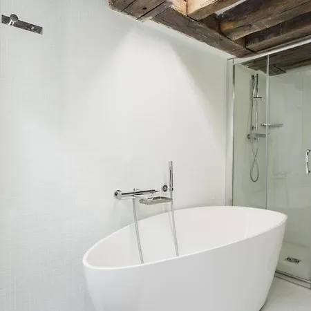 Apartment Place Des Vosges Paris
