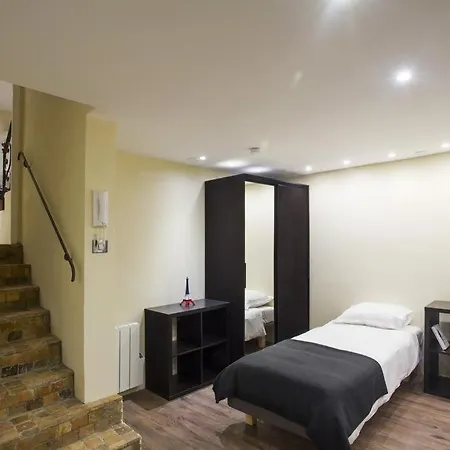 Place Des Vosges Apartment Paris