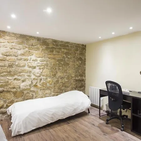 Place Des Vosges Apartment